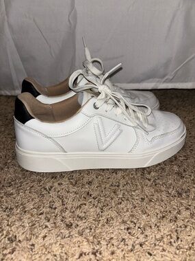 Vionic White Leather Sneakers with Black Heel Accent